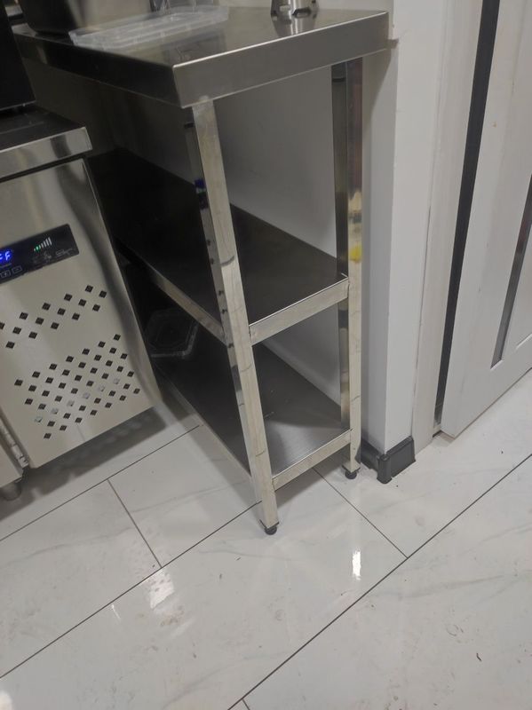 Продаются стилажи, раковина, полки Продаются стилажи, раковина, полки