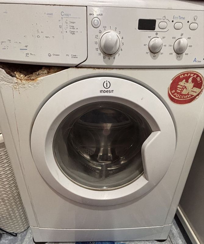 Стиральная Машинка Indesit IWSC 6105