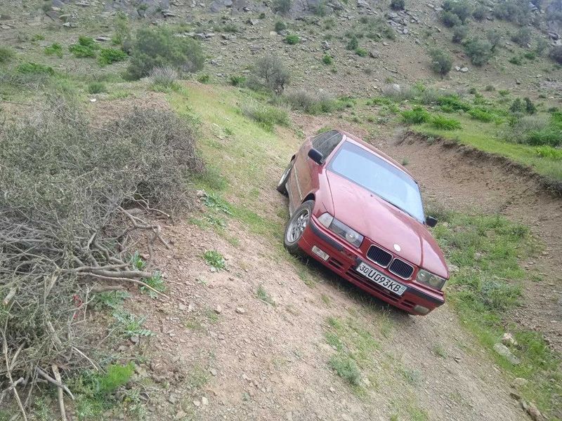 Продаю BMW E36 на бензини Продаю BMW E36 на бензини
