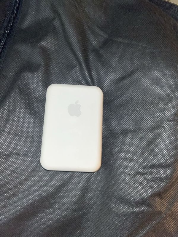 Power bank battery pack apple magsafe
