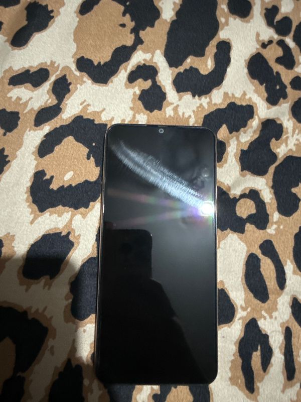 Vivo y17s 4/128gb