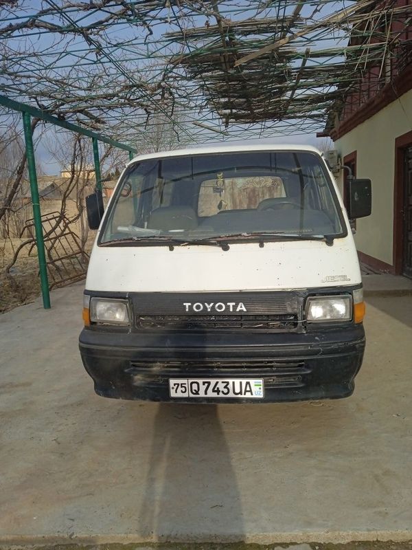 Toyota xeys sotiladi