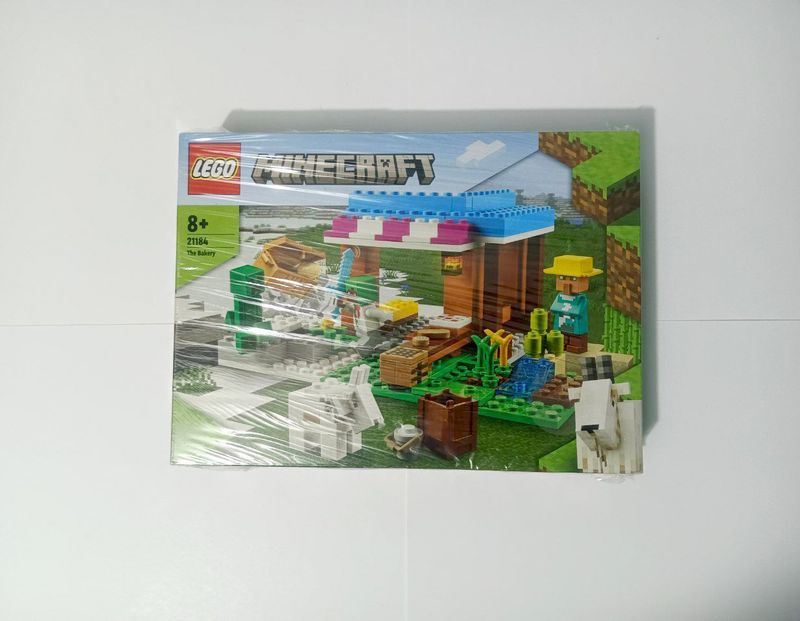 LEGO «Minecraft» - 21184 "The Bakery" LEGO «Minecraft» - 21184 "The Bakery"