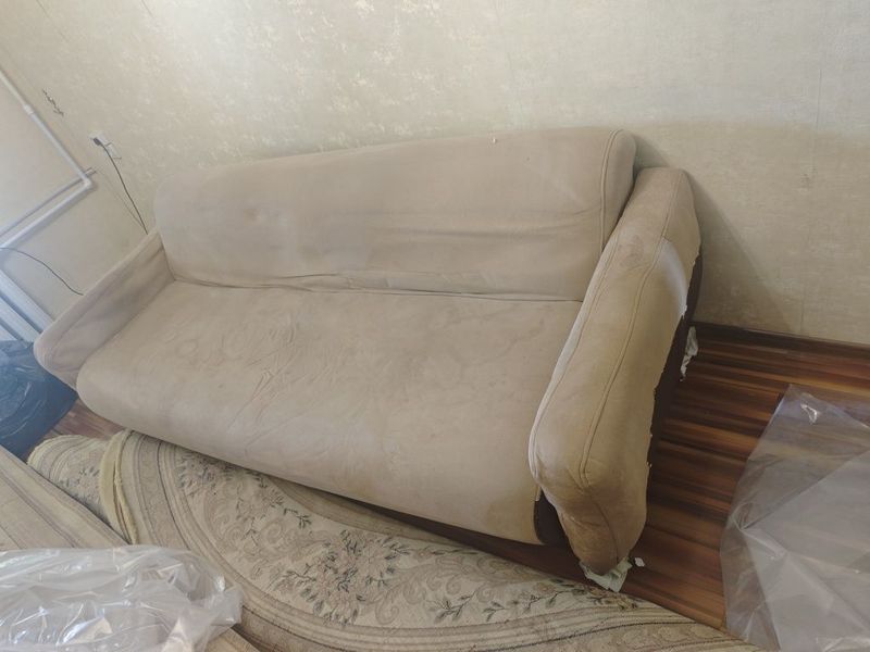 Продается диван , срочно