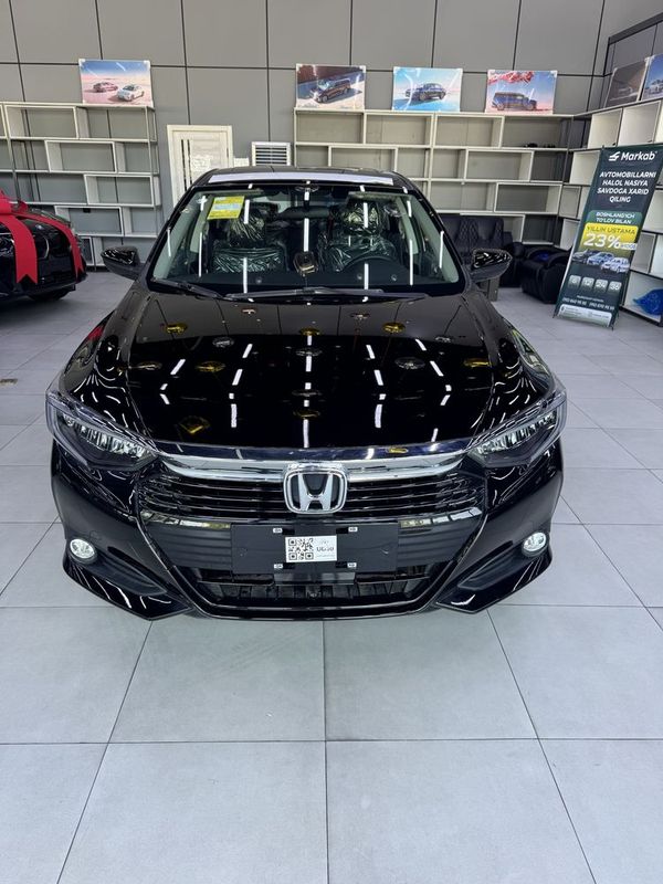 Honda crider 1 turbo mator oq qora ranglari bor Honda crider 1 turbo mator oq qora ranglari bor