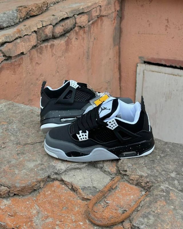 Nike Jordan 4.