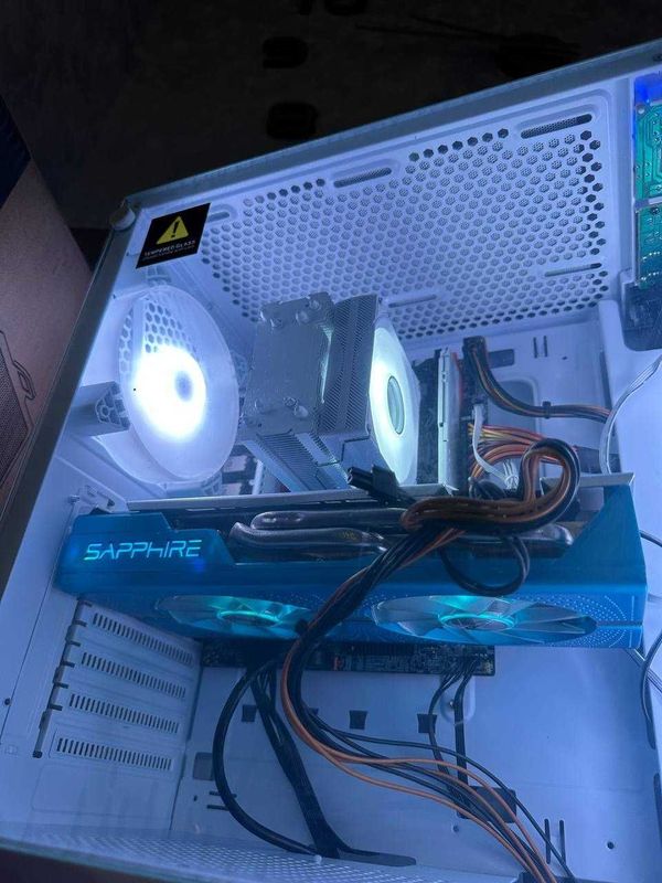 Игровой кейс / RX 590 8gb / DDR4 16gb / 12 ядер 24 потоков Игровой кейс / RX 590 8gb / DDR4 16gb / 12 ядер 24 потоков