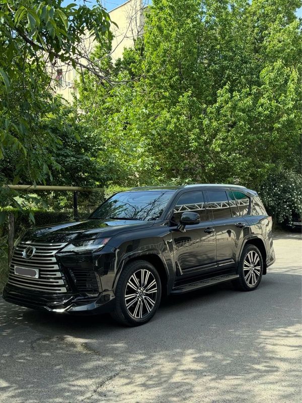 Lexus Lx 600 black Lexus Lx 600 black