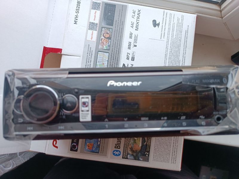 Pioneer MVH-S520BT