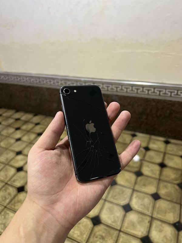 Iphone se 2020 83% yomkst Iphone se 2020 83% yomkst