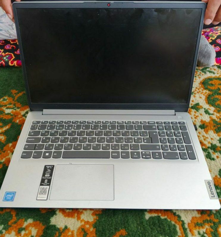 Notbuk lenovo sotiladi!