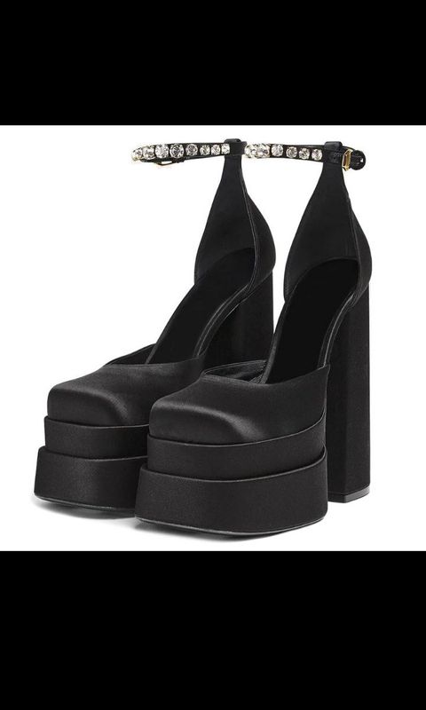#BlackplatformHeels