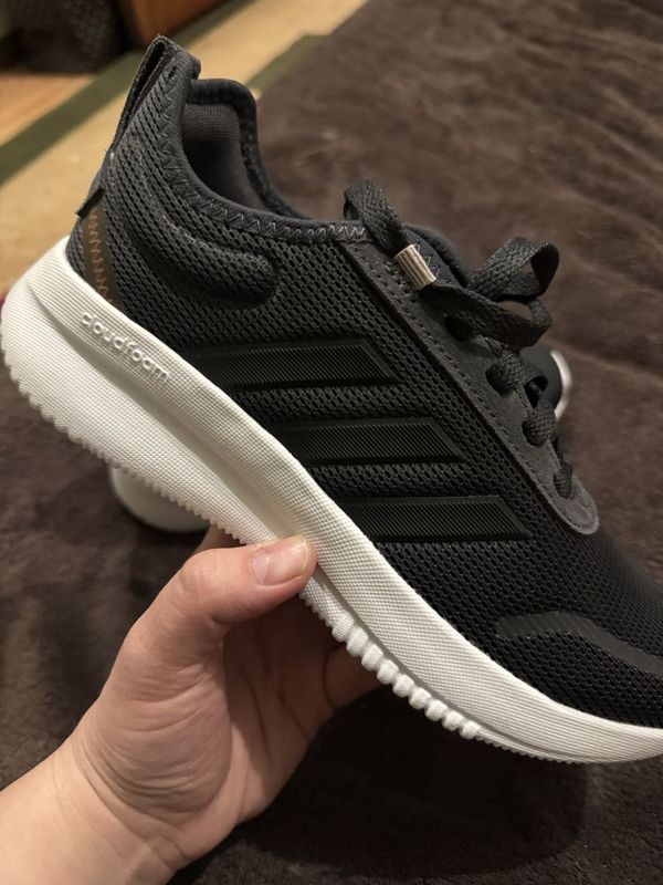 Новая Adidas красовка для женшин 38