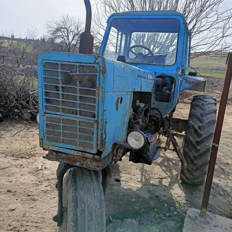 MTZ-80 srochniy sotiladi