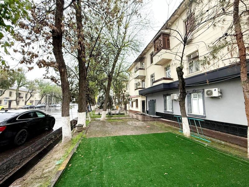 Готовый офис. 1-линия вдоль дороги. Ор-р: Глинка ГАИ. Площадь: 85 м² Готовый офис. 1-линия вдоль дороги. Ор-р: Глинка ГАИ. Площадь: 85 м²