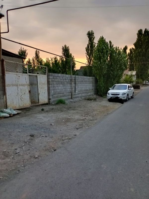 Yer uchaska sotiladi Yer uchaska sotiladi