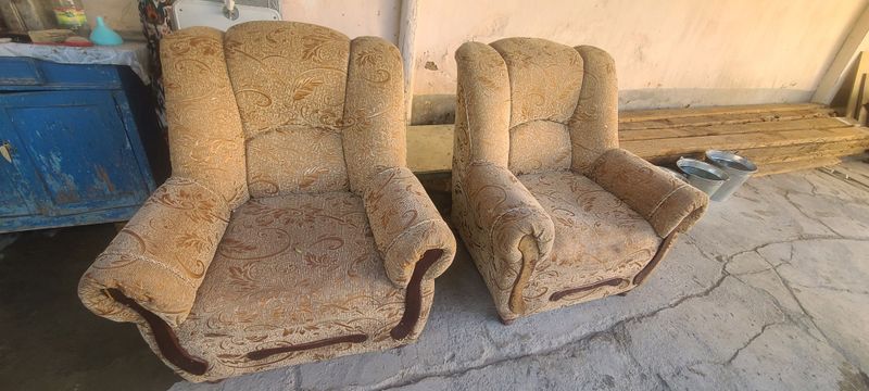 Кресло сотилади..
