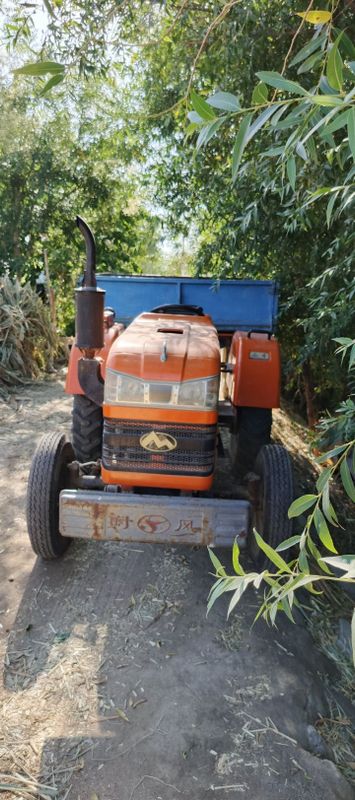 Mini traktor prisepi bilan Mini traktor prisepi bilan