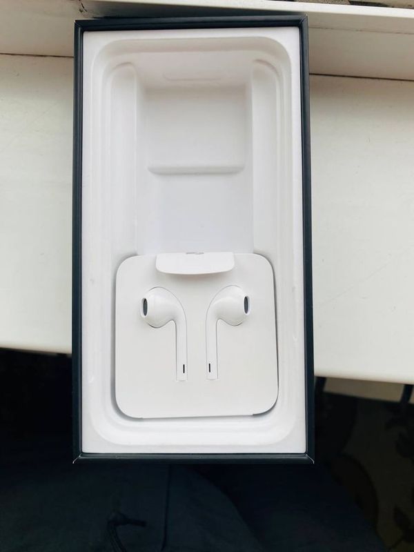 EarPods Iphone 11 original SROCHNO EarPods Iphone 11 original SROCHNO
