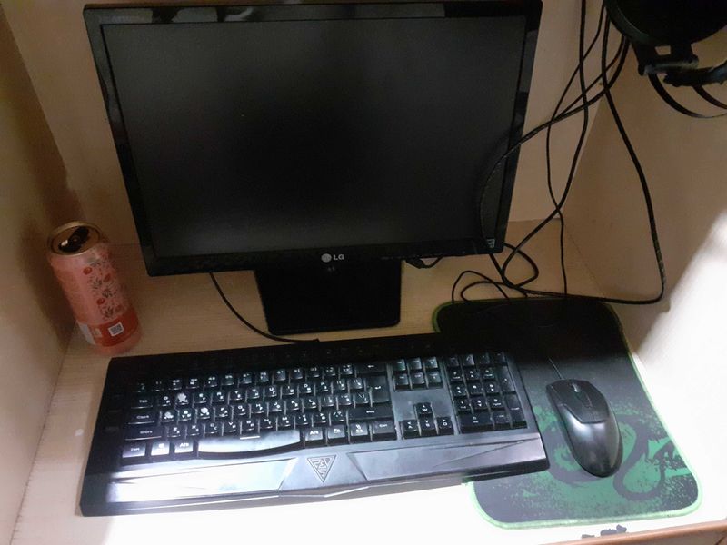 Kompyuter monitor stollari bn sotiladi