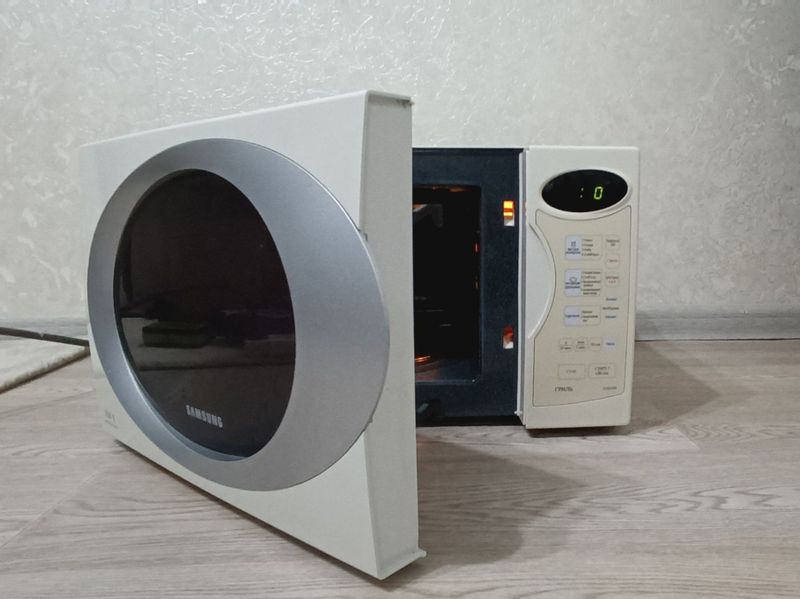 Микроволновая печь Samsung Микроволновая печь Samsung