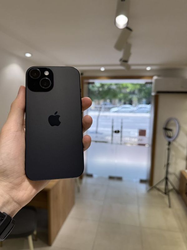 Iphone 15 Black sotiladi Iphone 15 Black sotiladi
