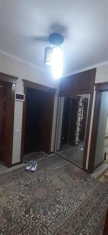 Uy sotiladi QIMMMAT, holati a'lo Uy sotiladi QIMMMAT, holati a'lo