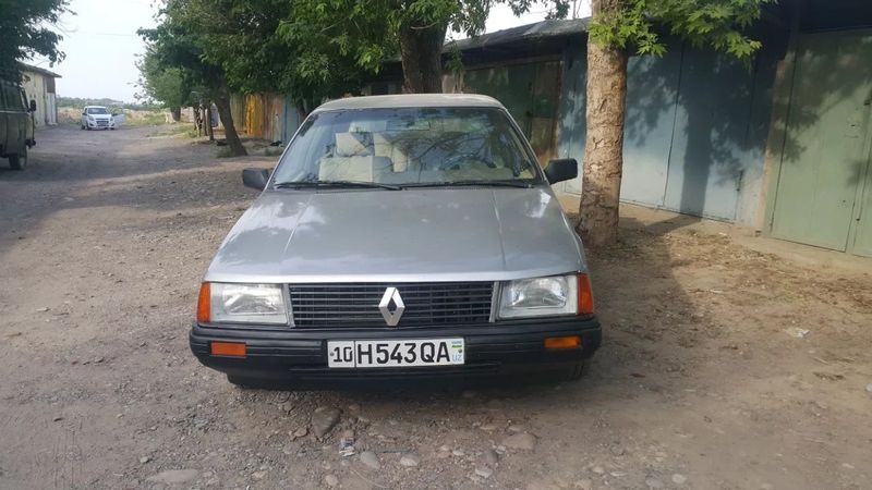 Автомобиль Рено -25. 1987 год кузов оцинкованный.двиг.2ла. Автомобиль Рено -25. 1987 год кузов оцинкованный.двиг.2ла.