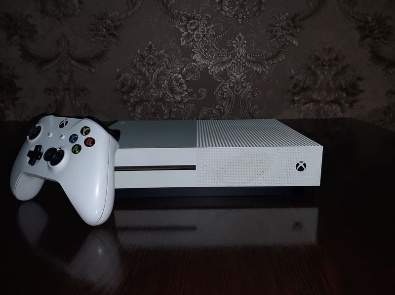 Продаётся Xbox one