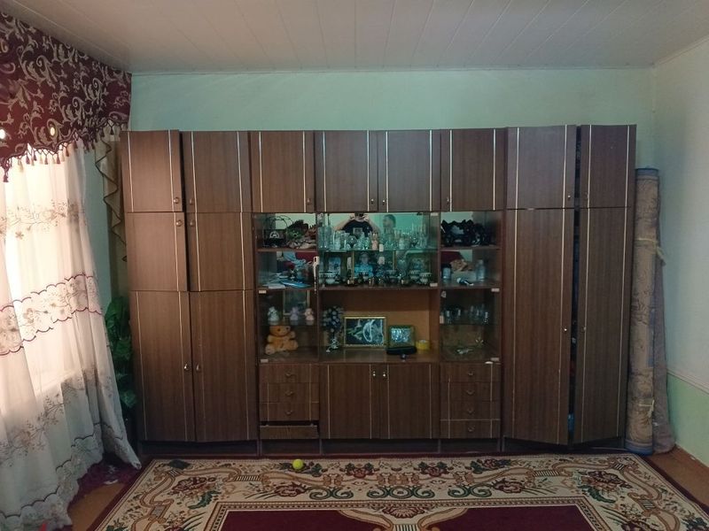 Продается стенка 2 штуки Продается стенка 2 штуки