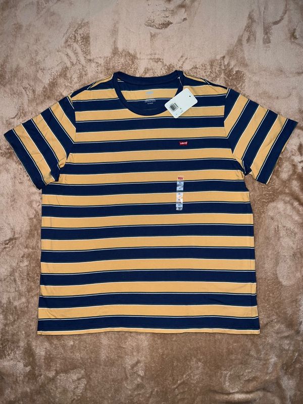 Продается футболка Levi’s, новая, оригинальная.