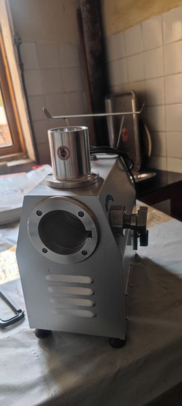 Мясорубка ТК 22 xolati ideal 10kun ishlagan zarurmas sotiladi 220 V 1. Мясорубка ТК 22 xolati ideal 10kun ishlagan zarurmas sotiladi 220 V 1.