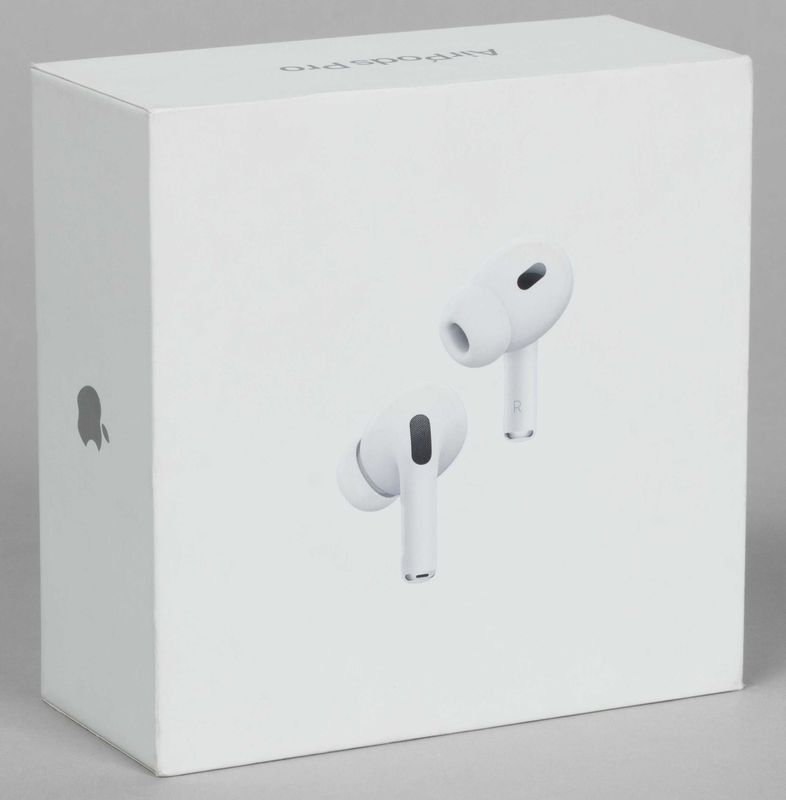 AirPods Pro 2 с MagSafe и USB-C AirPods Pro 2 с MagSafe и USB-C