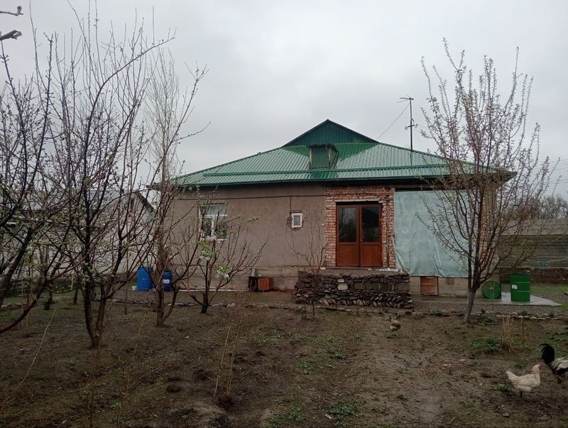 Уй сотилади срочно Уй сотилади срочно