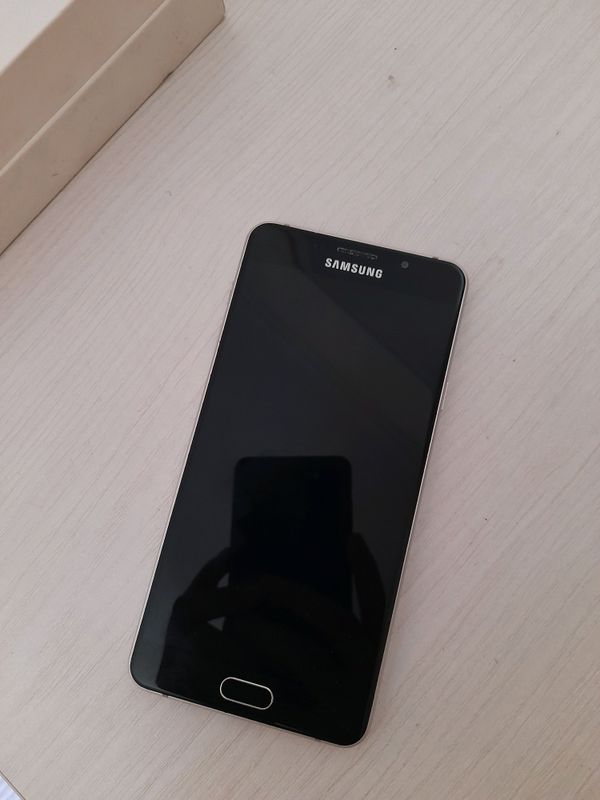 Telefon sotiladi qulay narxlarda! Telefon sotiladi qulay narxlarda!