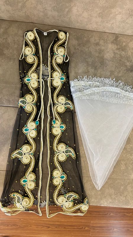 Milliy libos sotiladi narxi 250ming som