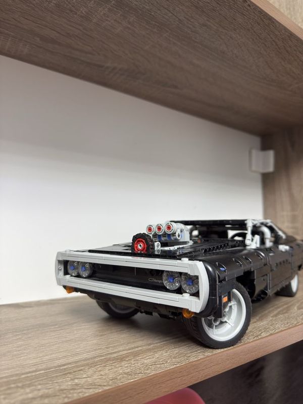Оригинал Lego TECHNIC dodge charger Оригинал Lego TECHNIC dodge charger