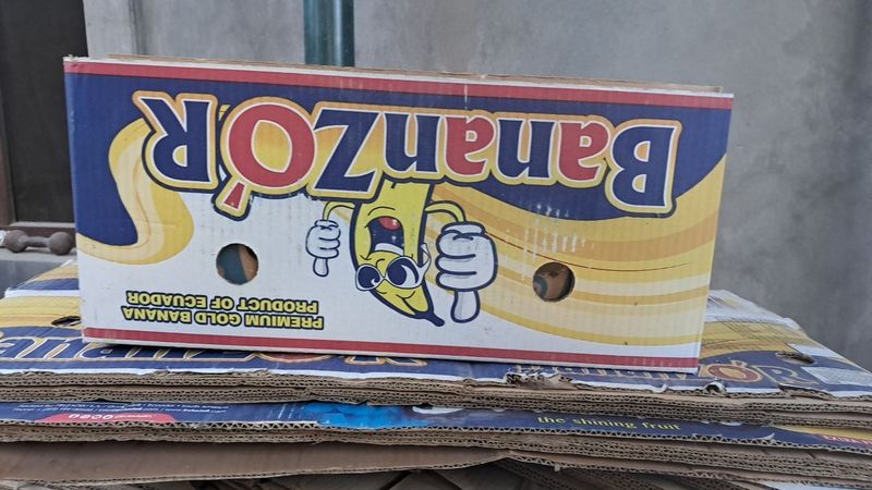 Banan karobka Sotiladi juda kop bor kimga kere boʻsa aloqaga chiqila