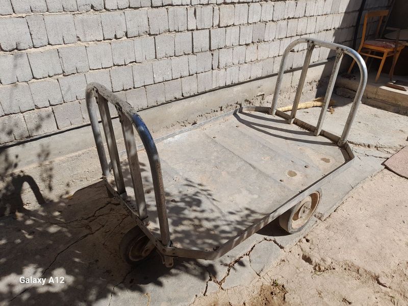 Юк ташиш араваси