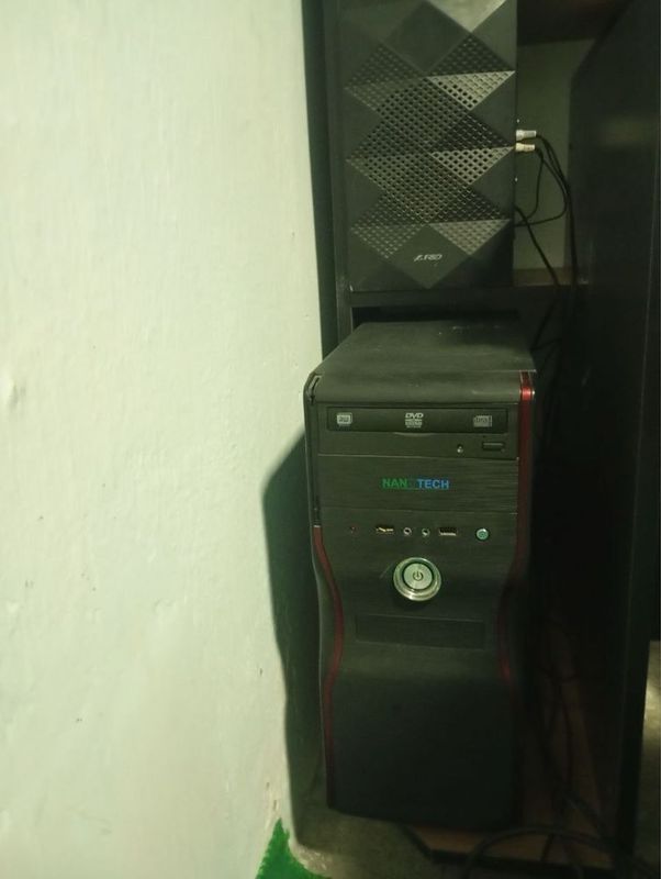 Kamyuter printer sotiladi Kamyuter printer sotiladi