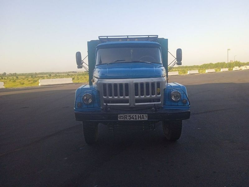 Zil sotiladi xolati yaxshi Zil sotiladi xolati yaxshi