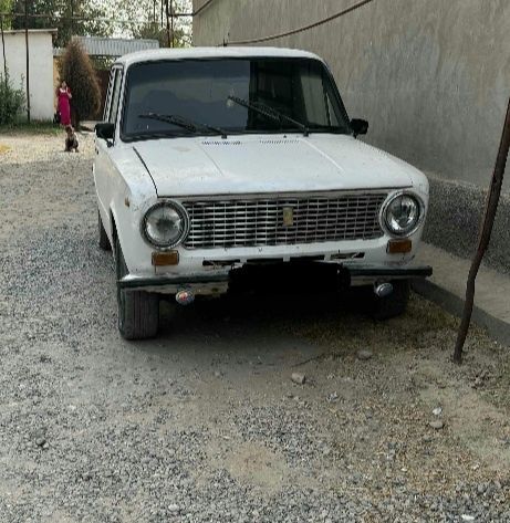 Vaz 21011 sotiladi. Uzim nomimda Vaz 21011 sotiladi. Uzim nomimda