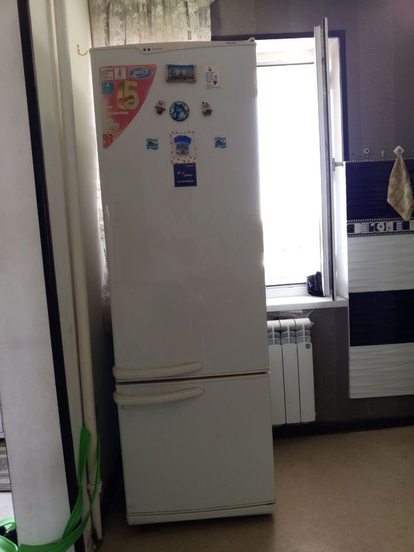 Холодильник продается