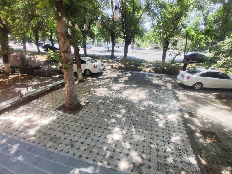 Arendaga faqat kocha taraf marojne va hot dog uchun beriladi, arenda Arendaga faqat kocha taraf marojne va hot dog uchun beriladi, arenda