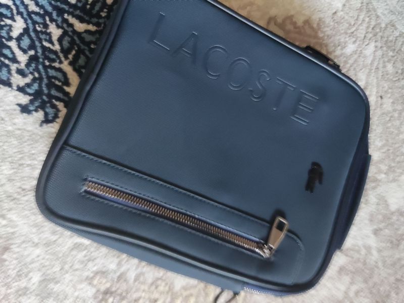 LACOSTE maktab uchun sumka sotiladi LACOSTE maktab uchun sumka sotiladi