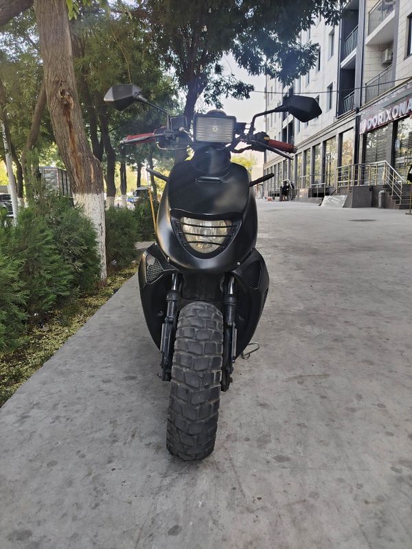 Skuter sotiladi srochna 80kub Skuter sotiladi srochna 80kub