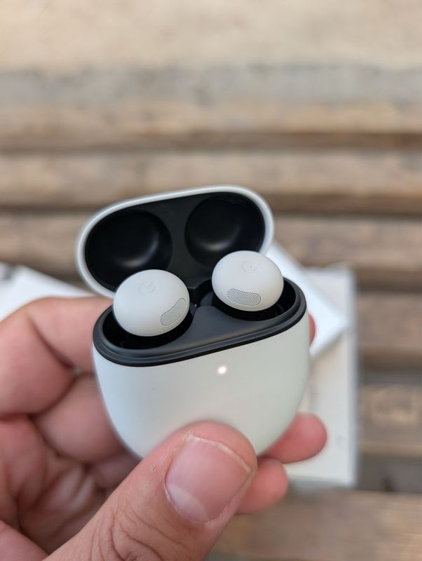 Продаю Google Pixel Buds Pro 2 (распакованные ,но новые) Продаю Google Pixel Buds Pro 2 (распакованные ,но новые)