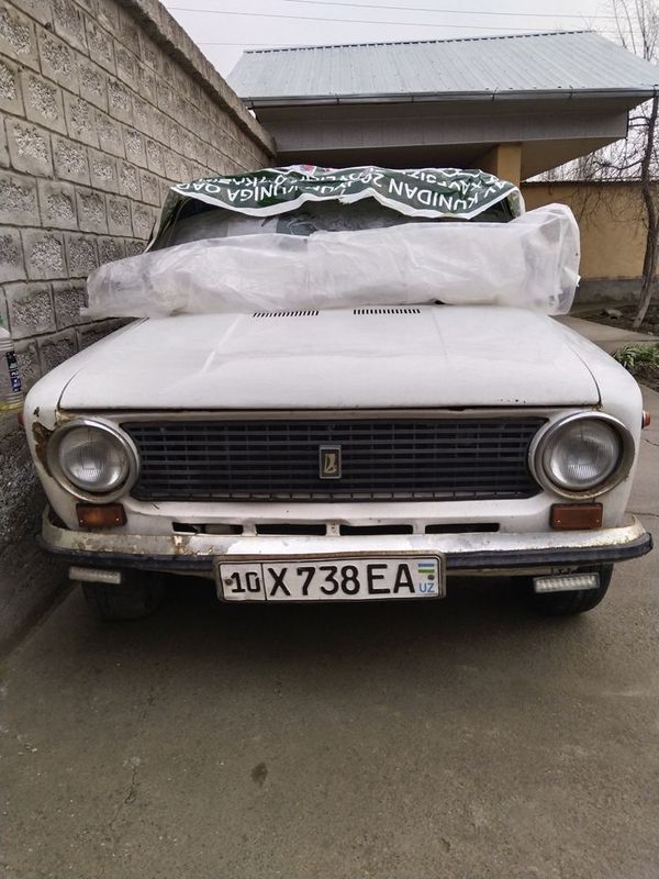 Vaz 2103 sotiladi 1984