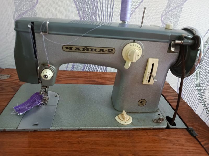 Продается ножная швейная машинка.Чайка 2 Продается ножная швейная машинка.Чайка 2
