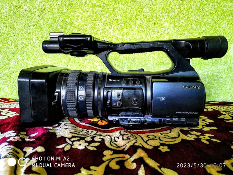 Sony 2200 2ta batariya bilan